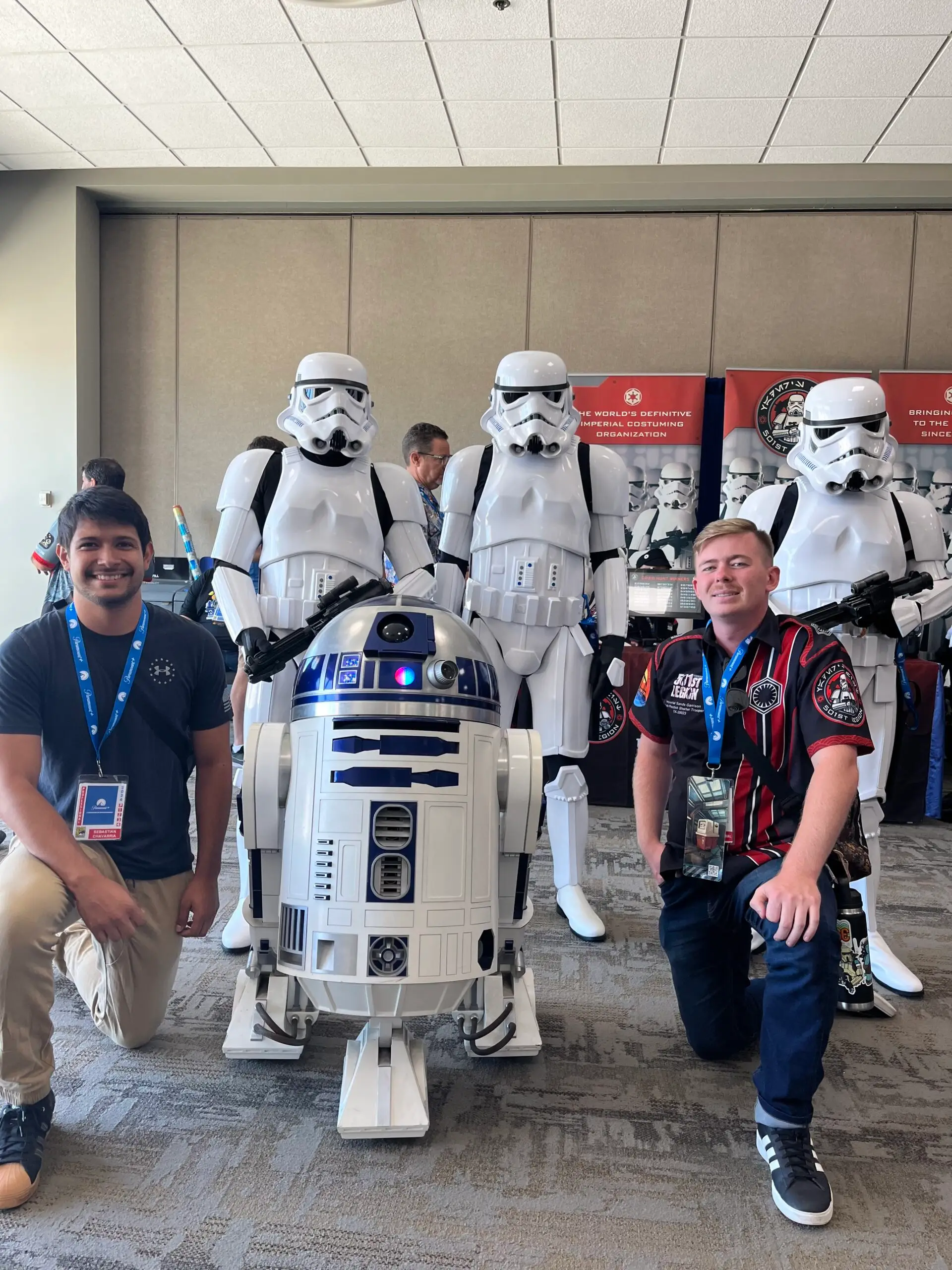 Group photo with R2-D2 and Star Wars cosplayers at Comic-Con